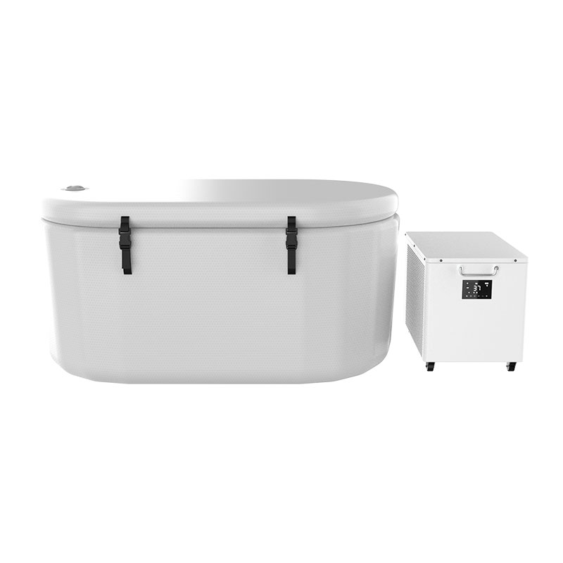 பெரிய குளிர் வீழ்ச்சி குளம் ஊதப்பட்டுள்ளது